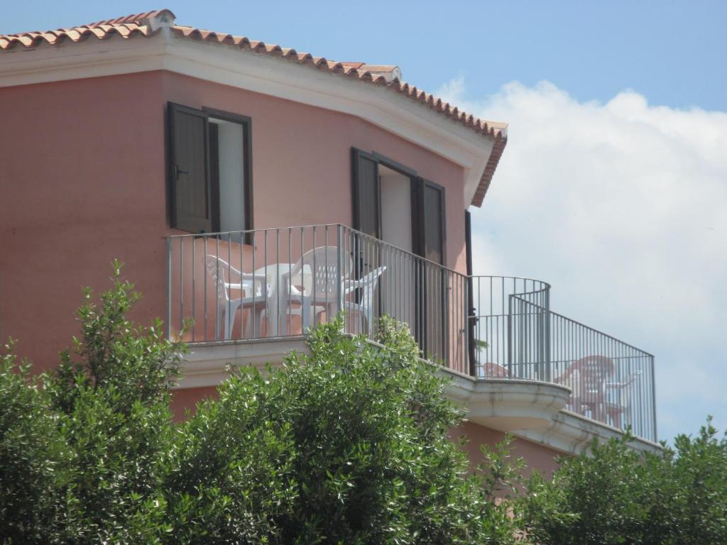 Bed & Breakfast Dessole Olbia Bagian luar foto